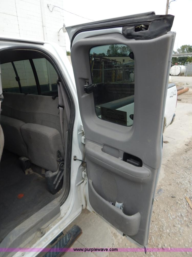 image for item B5919 2001 Ford F150 XLT SuperCab pickup truck