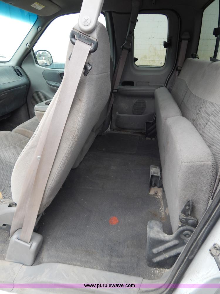 image for item B5919 2001 Ford F150 XLT SuperCab pickup truck