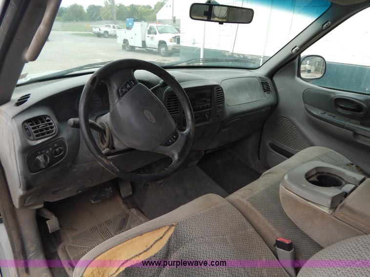 image for item B5919 2001 Ford F150 XLT SuperCab pickup truck