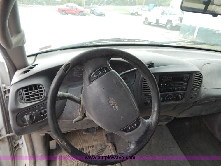 image for item B5919 2001 Ford F150 XLT SuperCab pickup truck