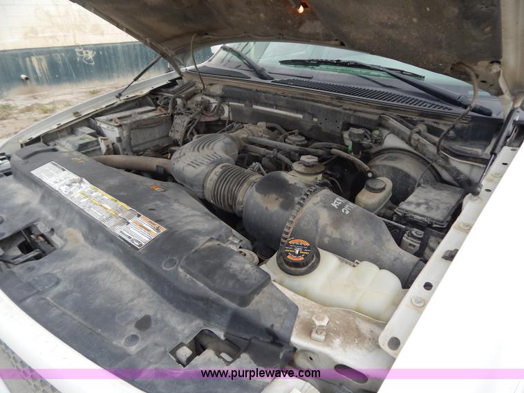 image for item B5919 2001 Ford F150 XLT SuperCab pickup truck