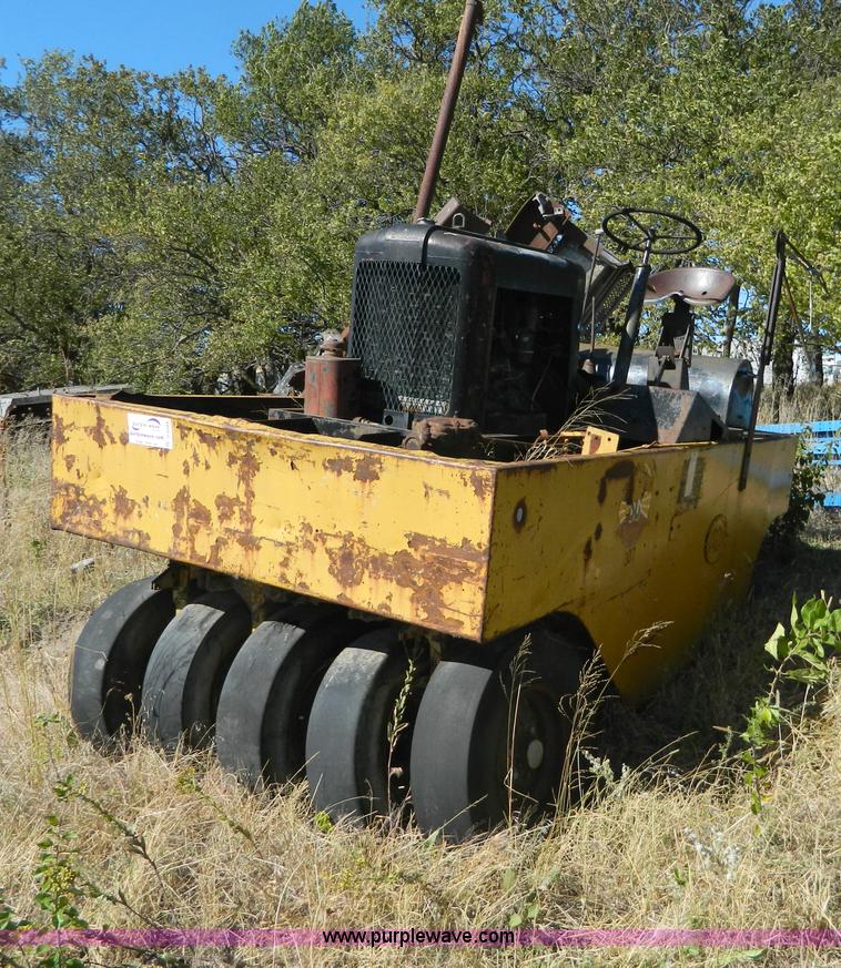 image for item D6043 Bros SP-54 rubber wheel loader