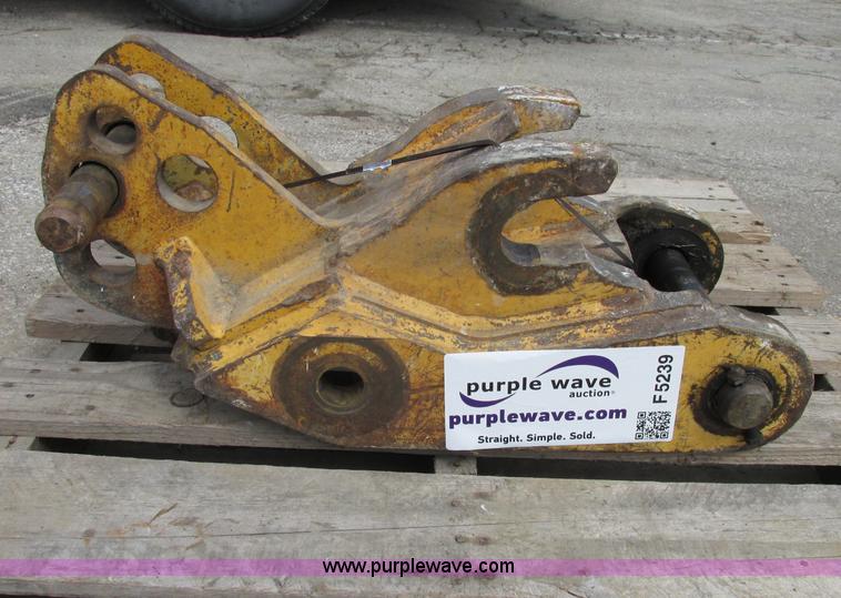 image for item F5239 John Deere backhoe quick attach