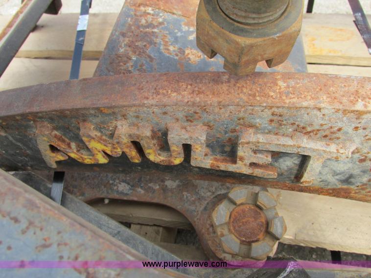 image for item F5240 Amulet backhoe clamp mechanical thumb