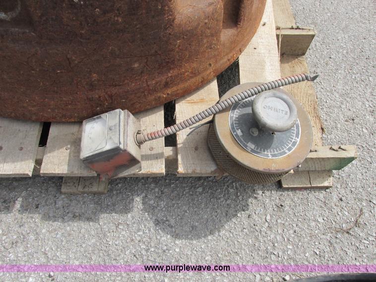 image for item F5242 Elect Cont'R and Mfg. scrap magnet with generator and switch