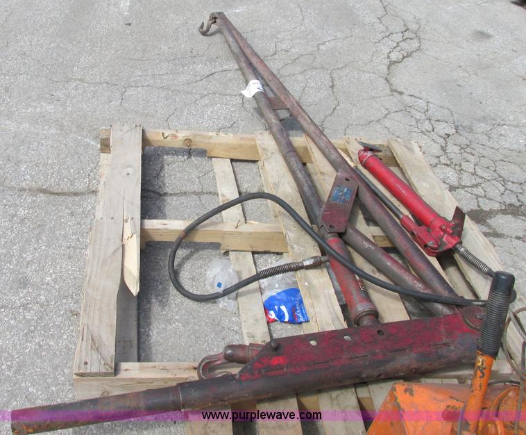 image for item F5247 (2) cranes