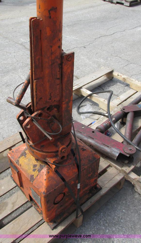 image for item F5247 (2) cranes