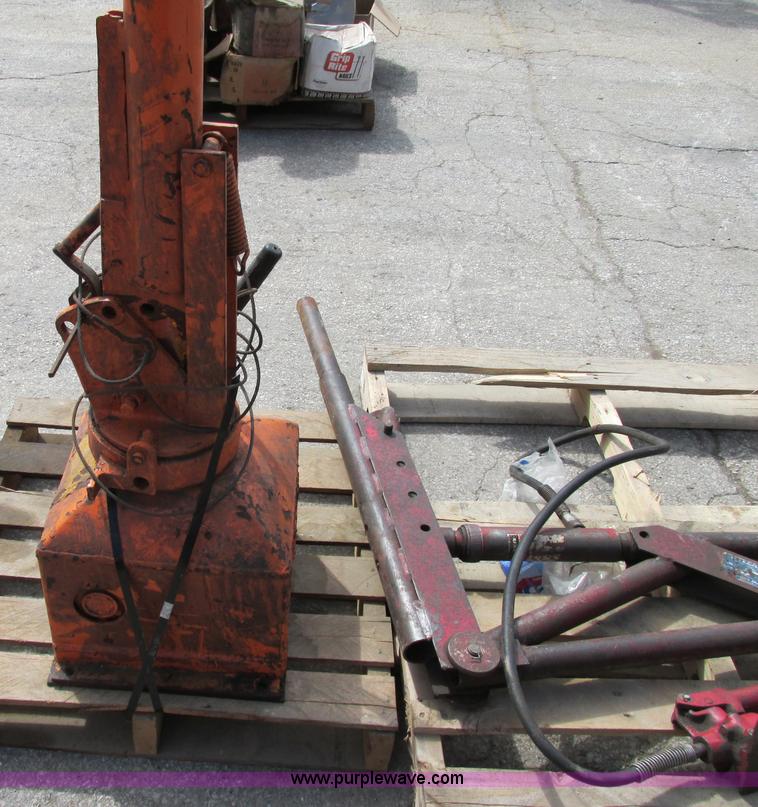 image for item F5247 (2) cranes