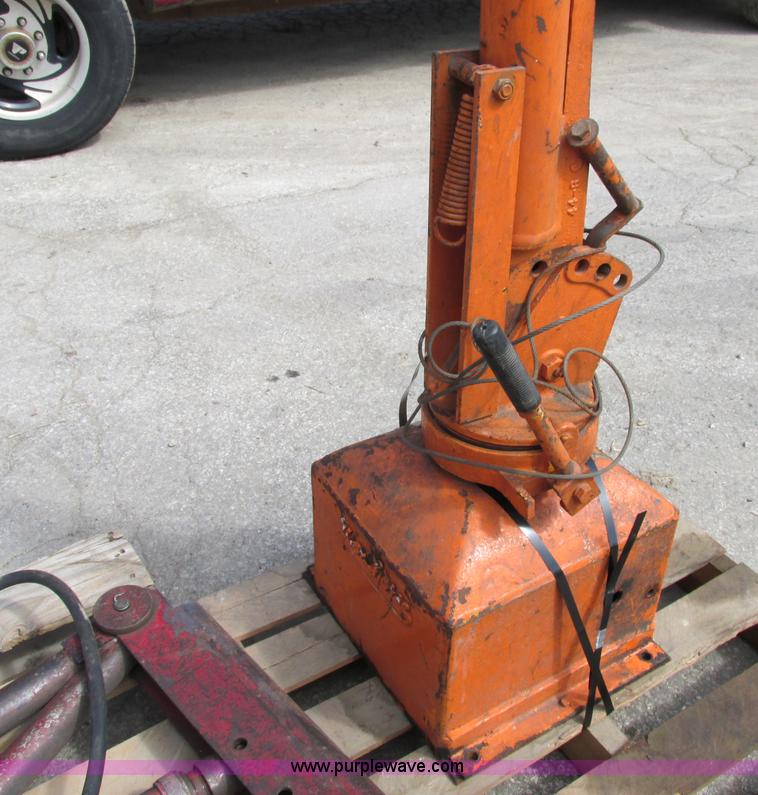 image for item F5247 (2) cranes