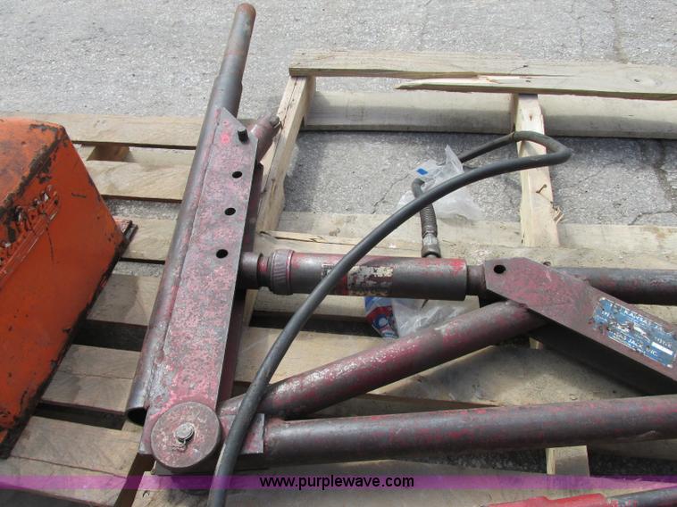 image for item F5247 (2) cranes