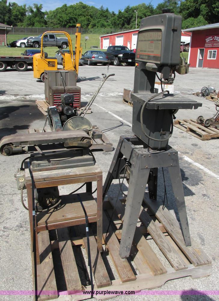 image for item F5252 Assorted tools