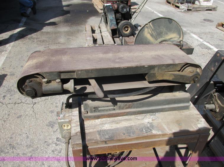 image for item F5252 Assorted tools