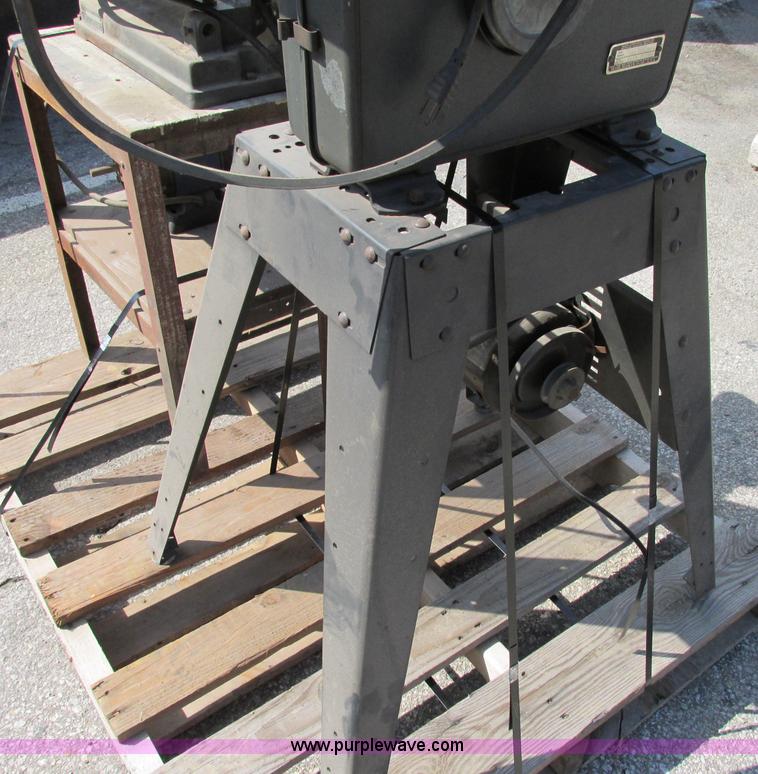 image for item F5252 Assorted tools