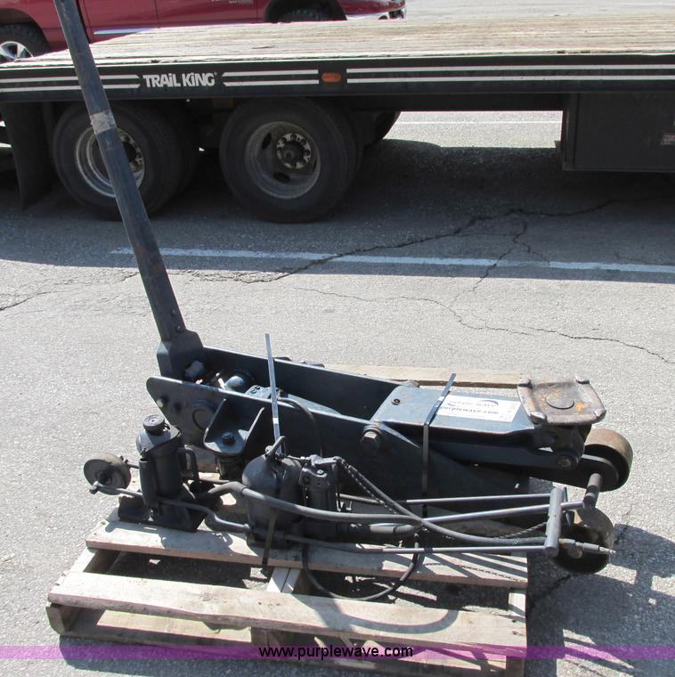 image for item F5253 (3) jacks