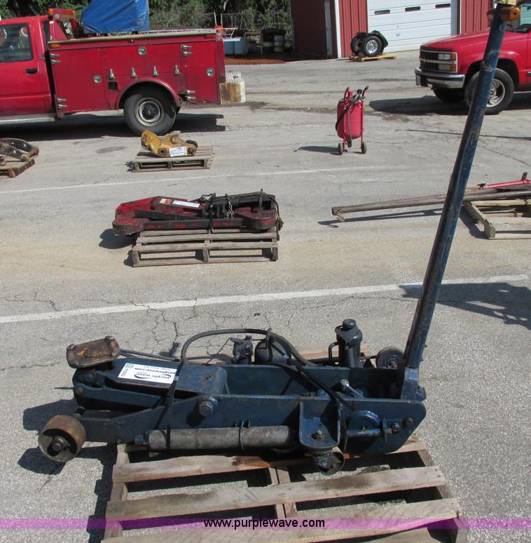 image for item F5253 (3) jacks