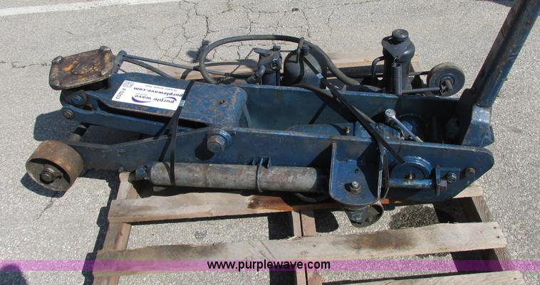 image for item F5253 (3) jacks