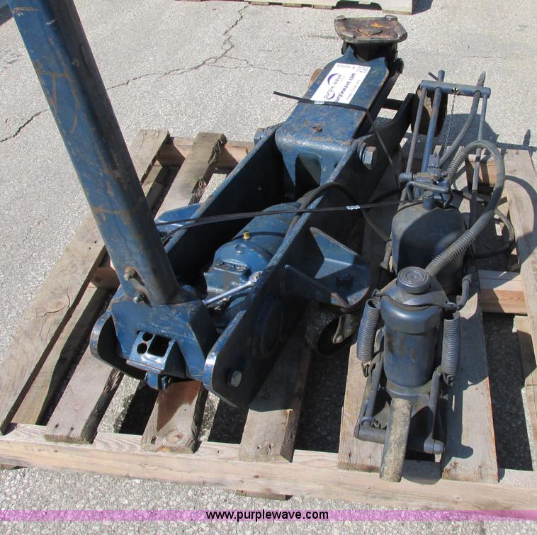 image for item F5253 (3) jacks