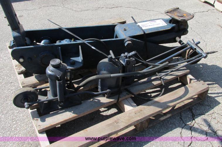 image for item F5253 (3) jacks