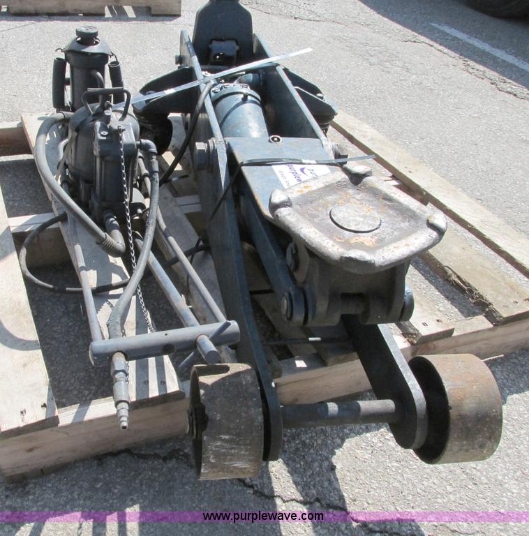 image for item F5253 (3) jacks