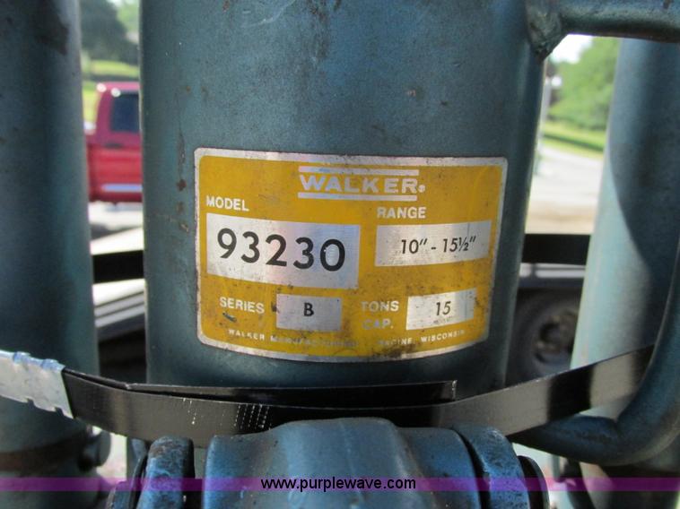 image for item F5254 Walker 15 ton shop press