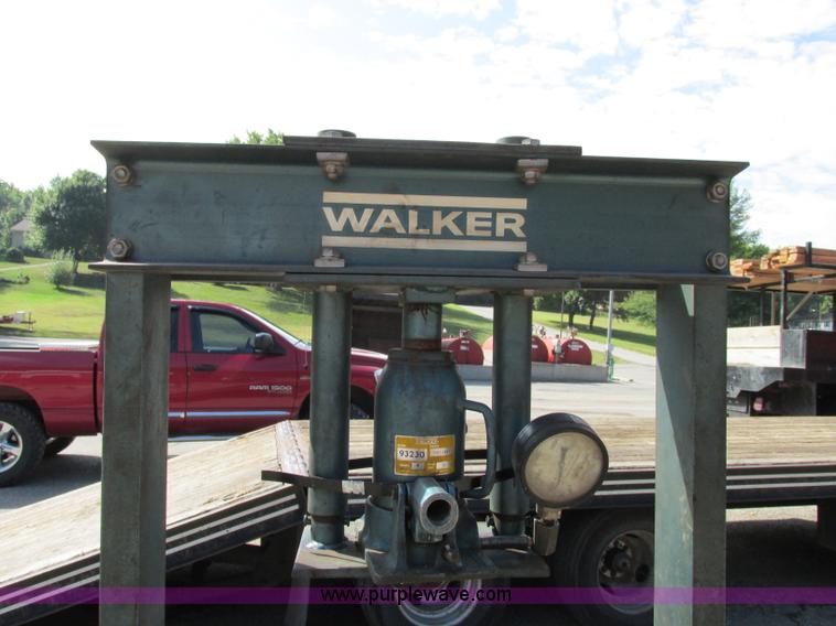 image for item F5254 Walker 15 ton shop press