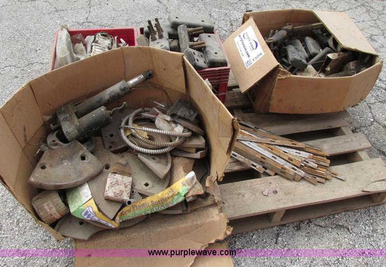 image for item F5256 Assorted Blow Know 510 paver parts