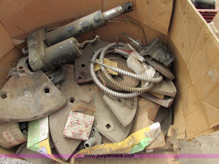 image for item F5256 Assorted Blow Know 510 paver parts