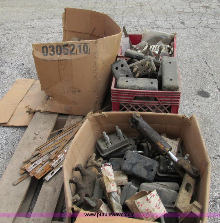 image for item F5256 Assorted Blow Know 510 paver parts