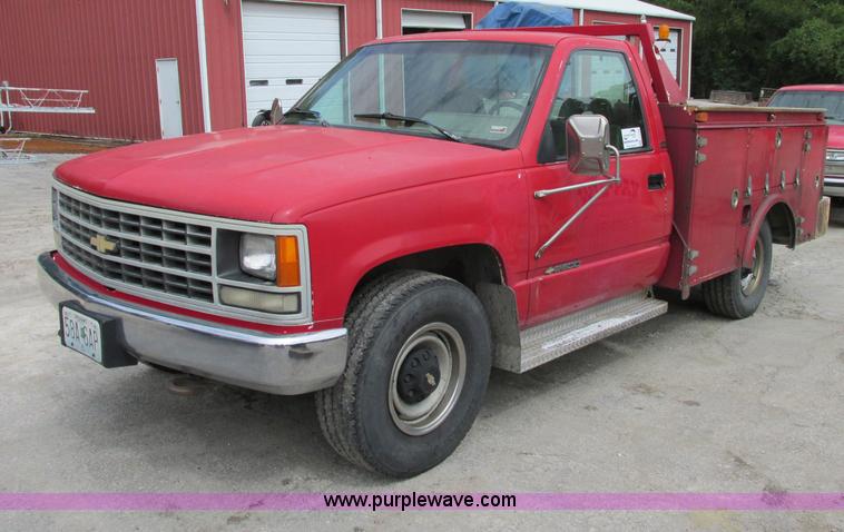 image for item F5258 1993 Chevrolet Cheyenne 2500 service truck