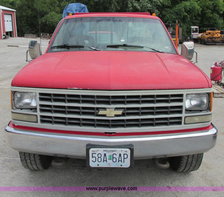 image for item F5258 1993 Chevrolet Cheyenne 2500 service truck