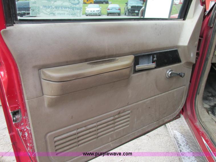 image for item F5258 1993 Chevrolet Cheyenne 2500 service truck