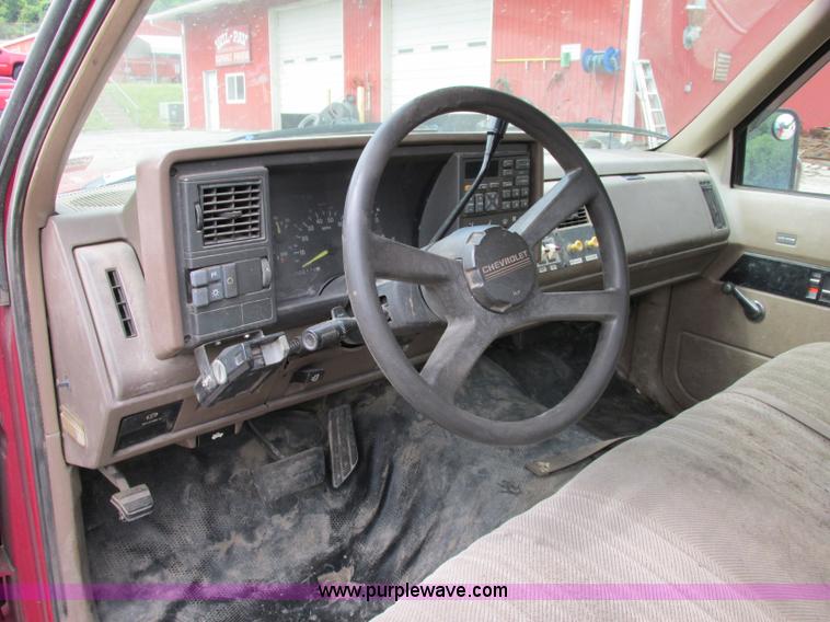 image for item F5258 1993 Chevrolet Cheyenne 2500 service truck