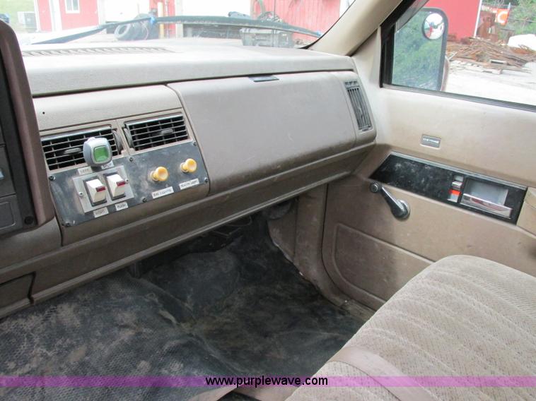 image for item F5258 1993 Chevrolet Cheyenne 2500 service truck