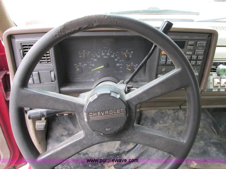 image for item F5258 1993 Chevrolet Cheyenne 2500 service truck