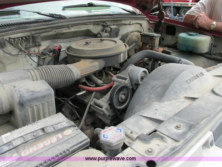 image for item F5258 1993 Chevrolet Cheyenne 2500 service truck