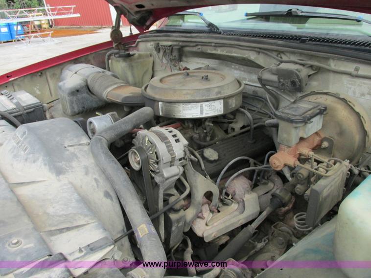 image for item F5258 1993 Chevrolet Cheyenne 2500 service truck