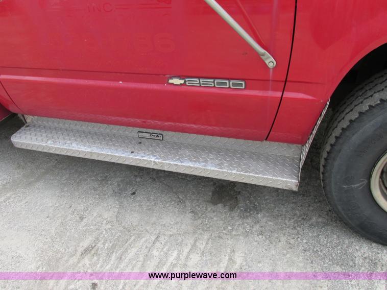 image for item F5258 1993 Chevrolet Cheyenne 2500 service truck