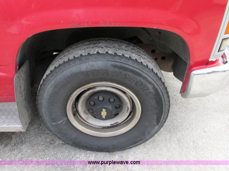 image for item F5258 1993 Chevrolet Cheyenne 2500 service truck
