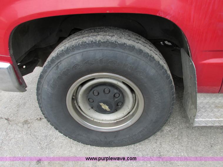 image for item F5258 1993 Chevrolet Cheyenne 2500 service truck