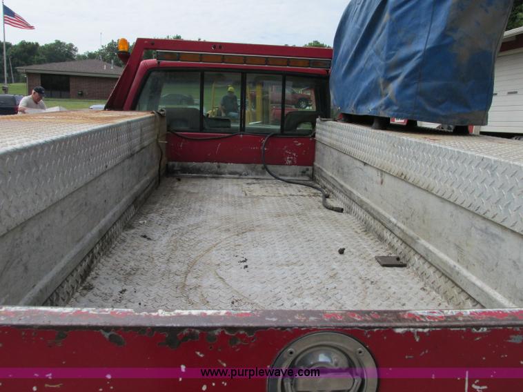 image for item F5258 1993 Chevrolet Cheyenne 2500 service truck