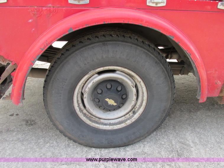 image for item F5258 1993 Chevrolet Cheyenne 2500 service truck