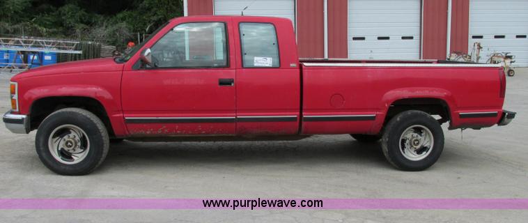 image for item F5259 1993 Chevrolet Silverado 2500 Ext. Cab pickup truck