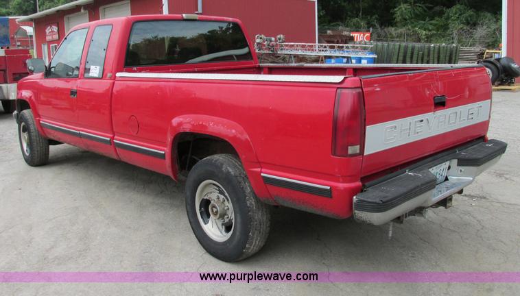 image for item F5259 1993 Chevrolet Silverado 2500 Ext. Cab pickup truck