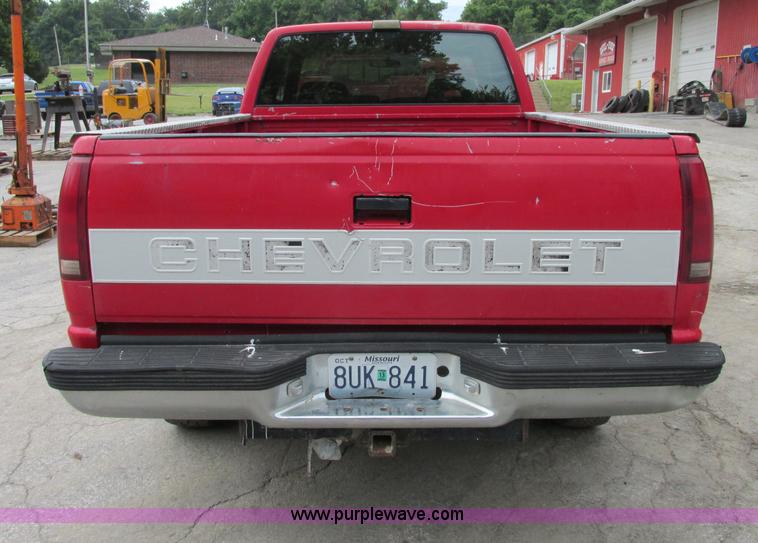 image for item F5259 1993 Chevrolet Silverado 2500 Ext. Cab pickup truck