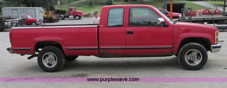 image for item F5259 1993 Chevrolet Silverado 2500 Ext. Cab pickup truck