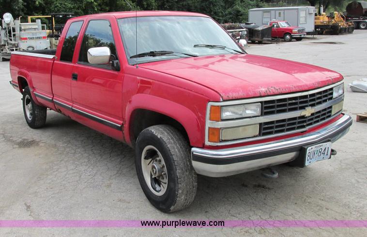image for item F5259 1993 Chevrolet Silverado 2500 Ext. Cab pickup truck