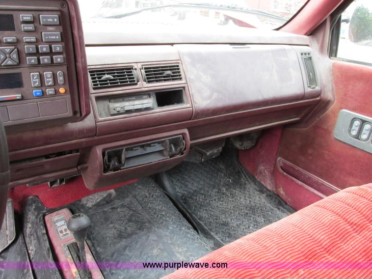 image for item F5259 1993 Chevrolet Silverado 2500 Ext. Cab pickup truck