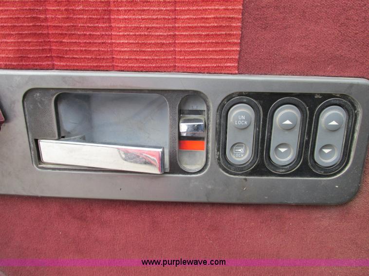 image for item F5259 1993 Chevrolet Silverado 2500 Ext. Cab pickup truck