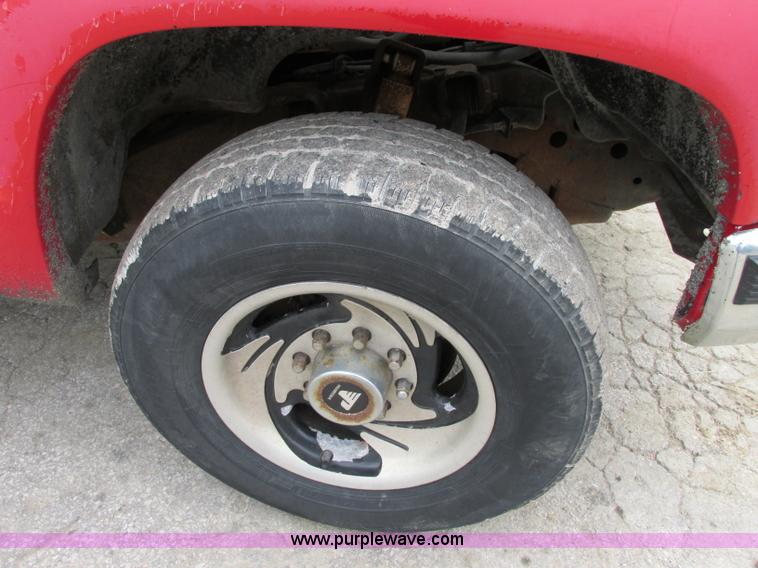 image for item F5259 1993 Chevrolet Silverado 2500 Ext. Cab pickup truck