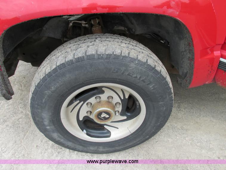 image for item F5259 1993 Chevrolet Silverado 2500 Ext. Cab pickup truck